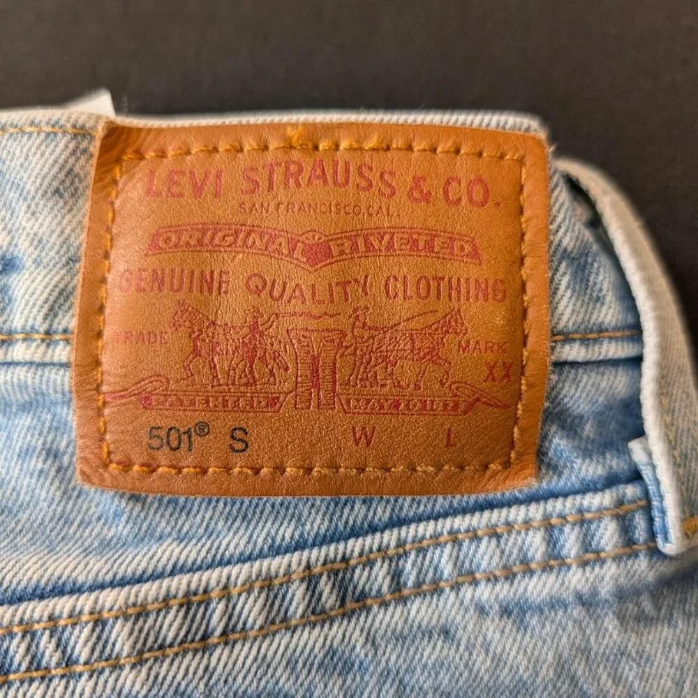 LEVI's 501S (SKINNY); Button Fly; W27 x L32; Exc. Pre-Owned Condition! - Picture 10 of 13
